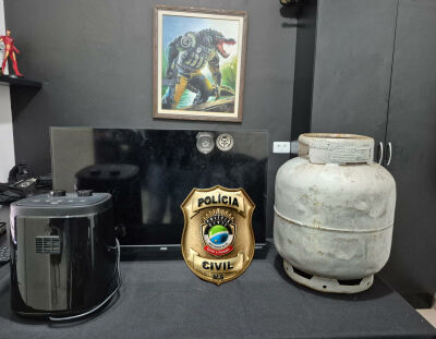 Imagem da notícia Arrependido, homem ajuda Polícia Civil e entrega objetos furtados em Costa Rica